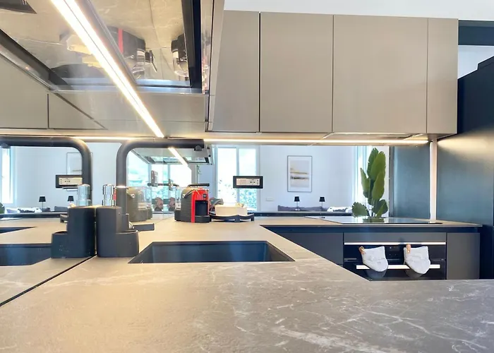 아파트 Casaviva - Terrace With Parking In *