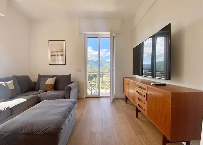 아파트 Casaviva - Terrace With Parking In *